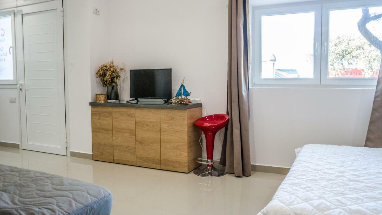 Heraklion Airport Studio Apartment Bagian luar foto
