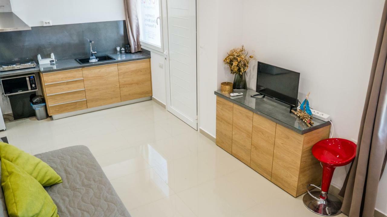 Heraklion Airport Studio Apartment Bagian luar foto
