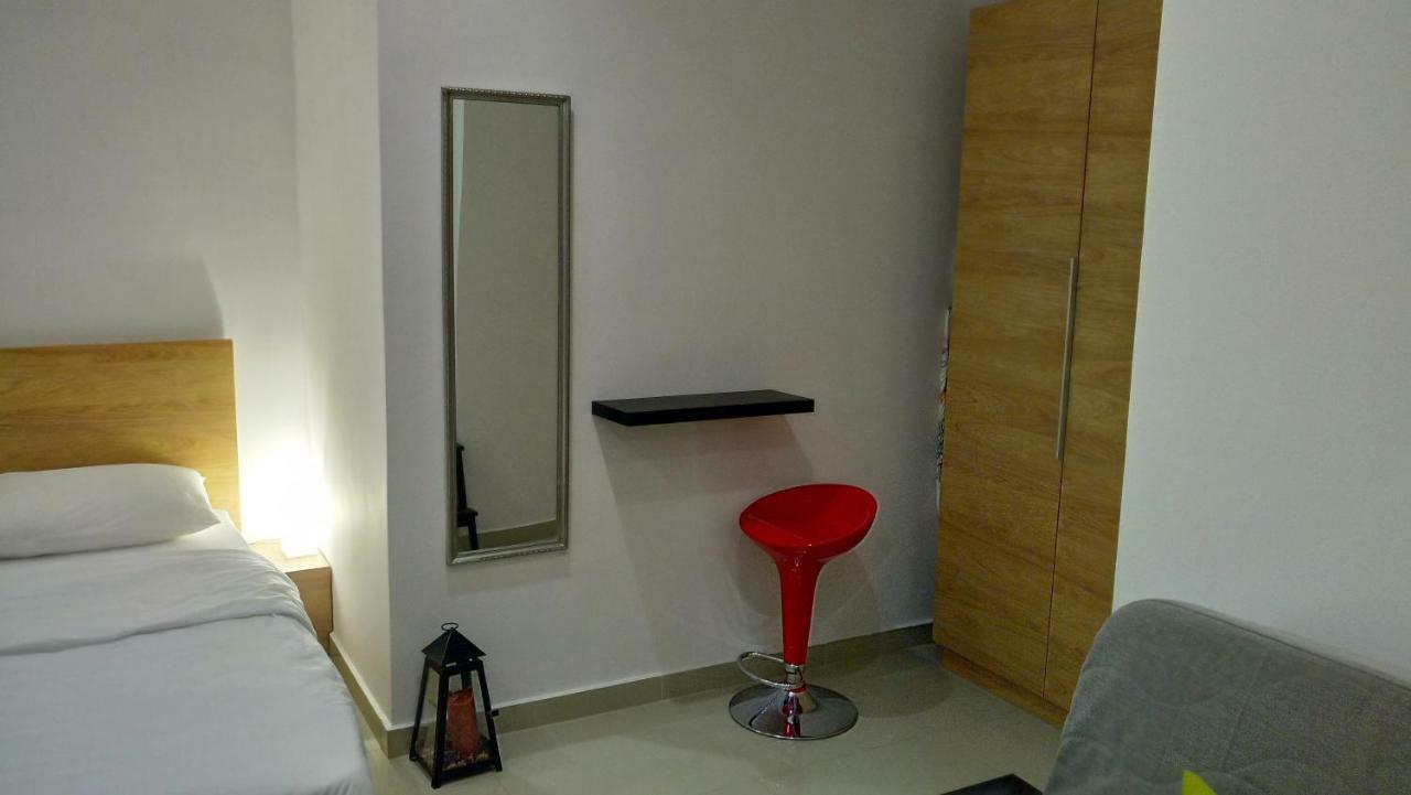Heraklion Airport Studio Apartment Bagian luar foto
